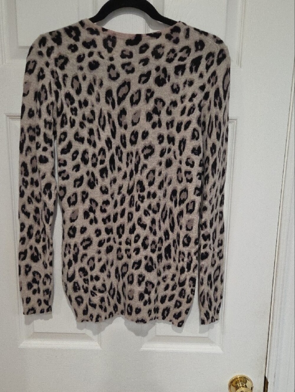 Charter Club Light Taupe & Black Leopard Crewneck 100% Cashmere Sweater Size M - Picture 4 of 5